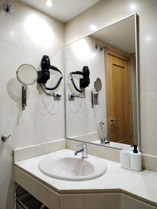 Amplio, Luminoso Y Confortable Cc Apartment Madrid