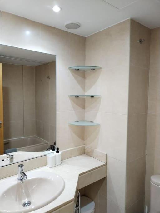 Amplio, Luminoso Y Confortable Cc Apartment *